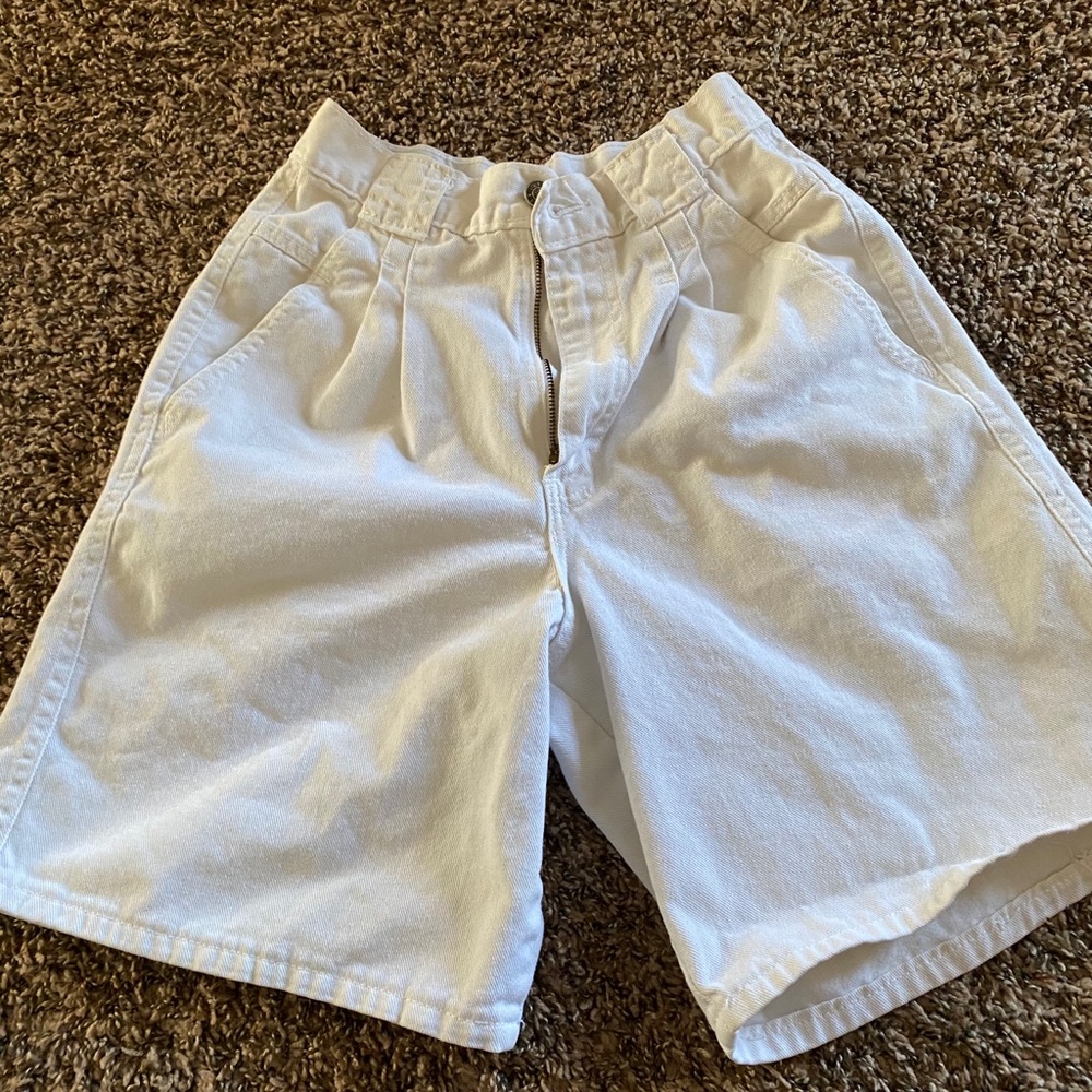 90’s VINTAGE WOMENS WHITE DENIM SHORTS